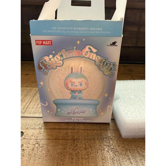 Pop Mart The Monsters Big Into Energy Love Crystal Ball Globe Figure Light Up - Picture 2 of 6